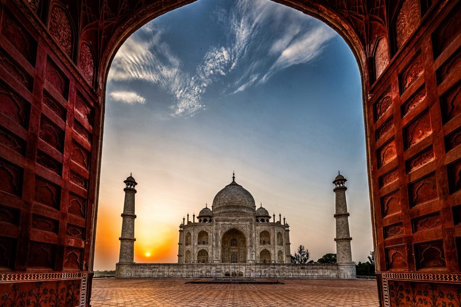 India-Taj-Mahal-mosque-gate-dawn_1920x1440